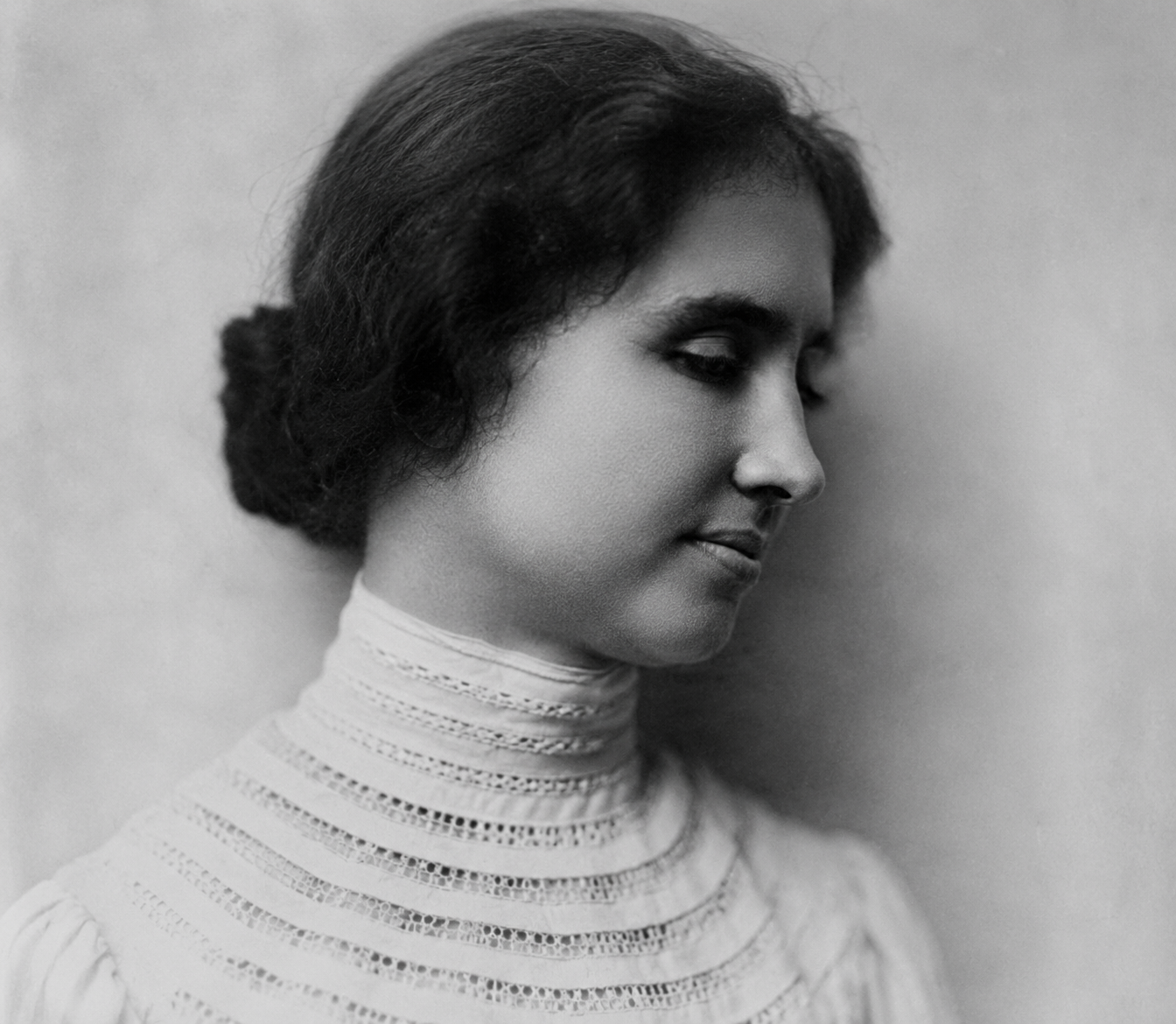 Helen Keller: a escritora que transformou limites em inspiração
