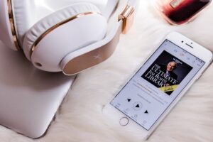 A história dos Audiolivros: quando ouvir um livro também é uma forma de leitura